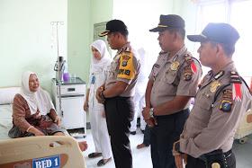 Kapolres Deli Serdang Jenguk Korban Diduga Keracunan di RSUD