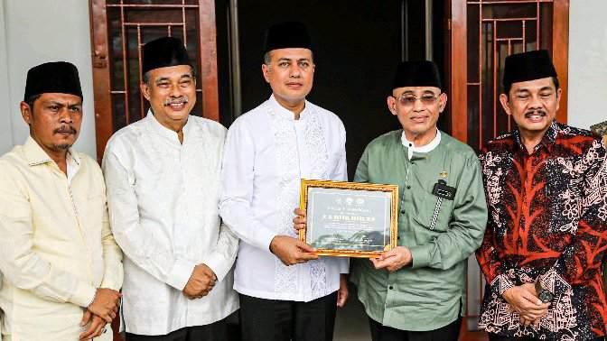 Wakil Gubernur (Wagub) Sumatera Utara (Sumut) Musa Rajekshah meresmikan Gedung Fastabikul Khairat, Jalan Syech Baringin, Kota Tebingtinggi, Selasa (10/1).