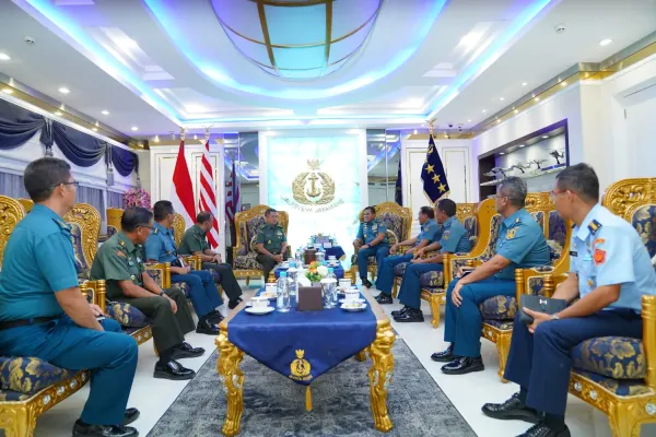 Kunjungan Kapuspen TNI kepada Kasal