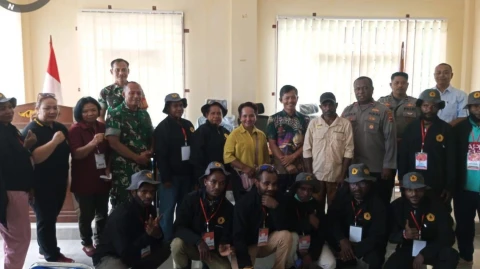 Batuud Koramil 1710-07/Mapurujaya Hadiri Kegiatan Penerimaan KKN Mahasiswa Universitas Timika