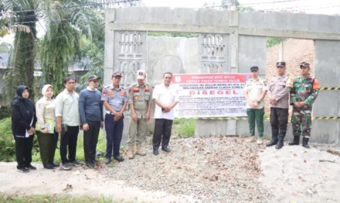 Pemko Binjai Tertibkan Bangunan Tanpa Izin di Bantaran Sungai