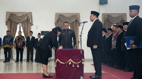 dr H Asri Ludin Tambunan melantik 15 Pejabat Pimpinan Tinggi Pratama di Aula Cendana, Lantai II, Kantor Bupati Deli Serdang, Kamis (22/1/2026).
