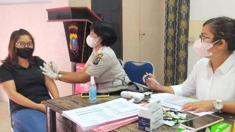 Polres Tapteng Layani Masyarakat Untuk Vaksinasi Lanjutan