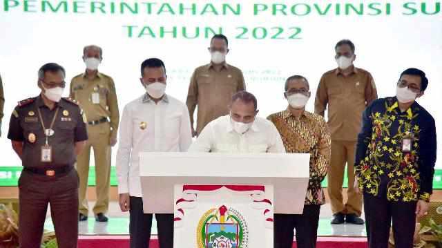 Pencanangan Pembangunan Zona Integritas menuju Wilayah Bebas Korupsi (WBK) dan Wilayah Birokrasi Bersih dan Melayani (WBBM) pada Lingkungan Pemerintah Provinsi Sumut