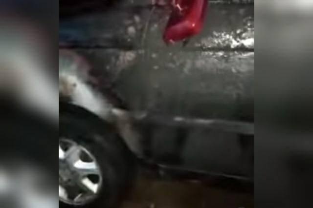 Mobil terbakar