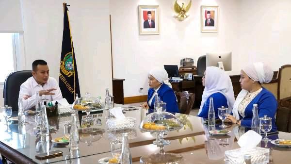 Musa Rajekshah&nbsp; menerima kunjungan DPC IWAPI Medan di Ruang Kerja Wagub Sumut, Jalan Pangeran Diponegoro Nomor 30 , Medan, Selasa (31/1). 