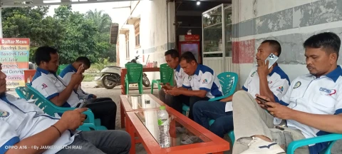PUK SPPK FSPMI PT. MUSIM MAS, Bantu Berikan Pemahaman Serta Pentingnya Pekerja Berserikat Melalui Medsos