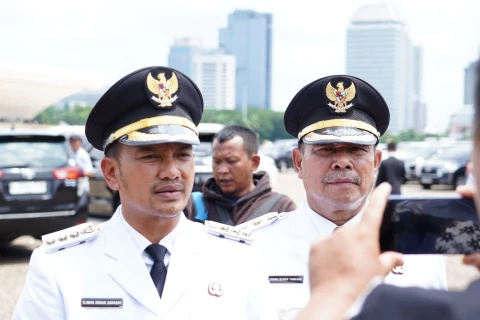 H Iman Irdian Saragih SE, dan Wakil Wali Kota, H Chairil Mukmin Tambunan SE.M.Si
