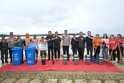 Pimpin Gerakan ASRI di Sorake, Bobby Nasution Tekankan agar Kegiatan Ini Rutin Dilakukan