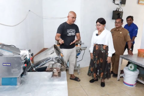 Ketua TP PKK Siantar Ny Liswati Kunjungi Sejumlah UMKM, Harapkan Terus Kreatif dan Inovatif