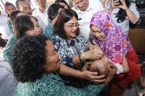 Ketua TP PKK Siantar Ny Liswati Kunjungi Dua Posyandu: Berikan PMT Kepada Balita dan Lansia