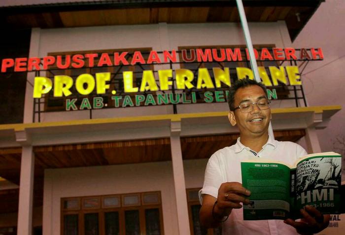 Sihar di museum Lafran Pane, di tanah leluhur pahlawan nasional tersebut, di Sipirok.
