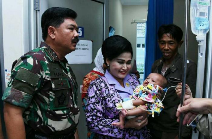 Baksos Kesehatan TNI Bantu Masyarakat Secara Langsung
