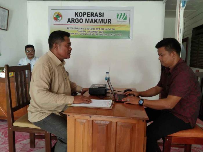 Jalianto selaku Ketua Koperasi Argo Makmur saat wawancara dengan media.