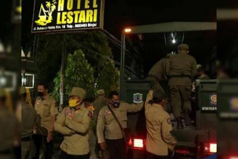 Pelaksanaan Razia oleh petugas