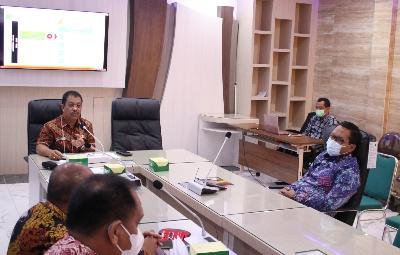 Kaiman Turnip saat membuka Forum OPD Diskominfo Sumut