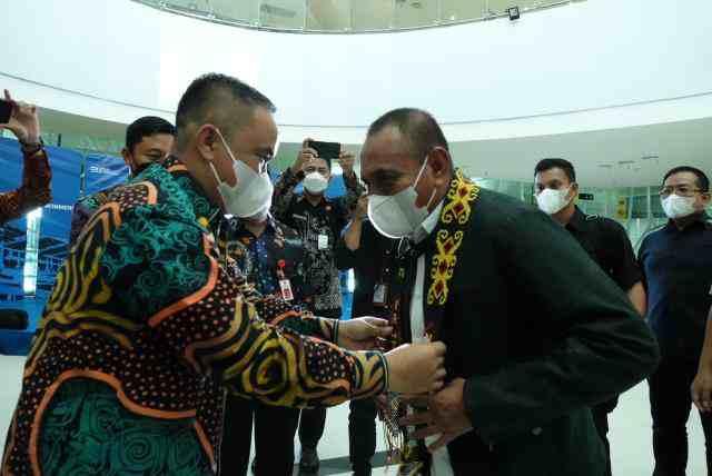 Gubernur Edy Rahmayadi tiba di Bandara Udara International Aji Panggeran Tumenggung Samarinda, Kaltim, Minggu (13/03/2022).