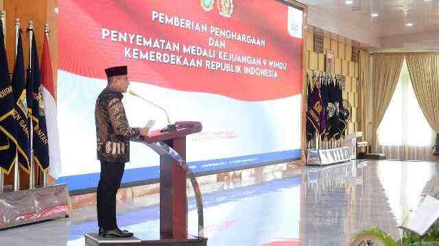 Pemberian Penghargaan dan Penyematan Medali Kejuangan 9 Windu Kemerdekaan Republik Indonesia