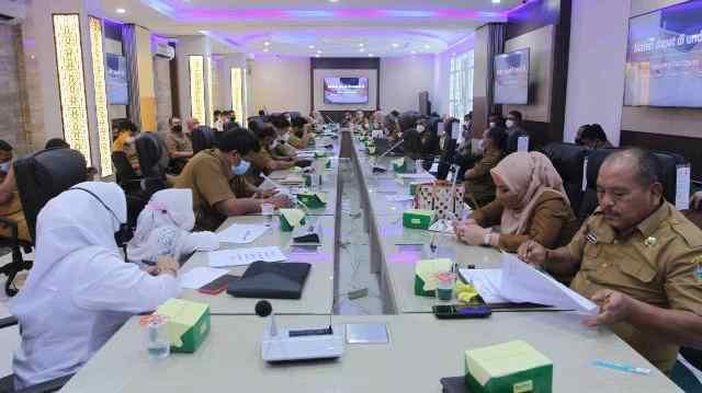 Rapat Pembinaan dan Evaluasi Penyelenggaraan Statistik Sektoral Provinsi Sumut tahun 2022, di Aula Transparansi Diskominfo Sumut, Senin (21/3).