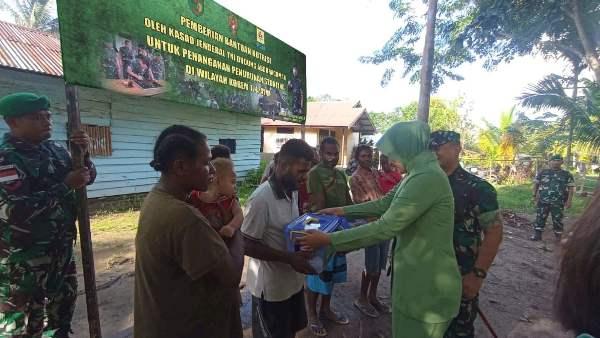 Danrem Merauke Brigjen TNI Agus Widodo Bagikan Tambahan Gizi Bagi Anak Stunting