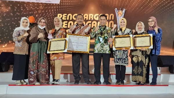 Pemerintah Provinsi (Pemprov) Sumatera Utara (Sumut) berhasil meraih Penghargaan Penanganan Covid-19 terbaik ke-2 wilayah Sumatera. Pemberian penghargaan ini dilakukan di Gedung Dhanapala, Kementerian Keuangan, Jakarta, Senin (20/3).&nbsp;