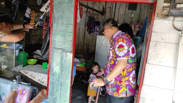 Usai Sosper, Wong Chun Sen Cek Kondisi 5 Anak Stunting di 3 Kecamatan