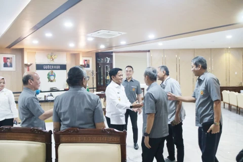 Hassanudin menerima Audiensi Persatuan Golf Indonesia Sumatera Utara di Ruang Kerja Lantai 10 Kantor Gubernur Sumut Jalan Diponegoro Nomor 30 Medan,&nbsp; Rabu (27/3)