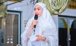 Bupati Labuhanbatu Sahur Bersama Jamaah di Pelataran Masjid Agung Rantauprapat