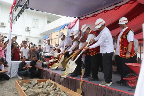 Peletakan Batu Pertama PHTC RSUD Tafaeri Nias Utara oleh Menkes RI, Menko PMK dan Gubernur Sumut