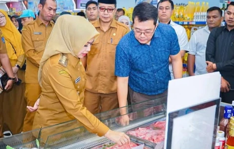 Bupati Tinjau Ketersediaan dan Harga Bahan Pokok di Kabupaten Labuhanbatu