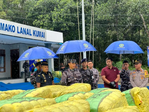 Ekspos pengungkapan Penyelundupan Pakaian Bekas di Pelabuhan Panglima Utar Kalimantan Tengah