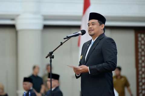Bobby Nasution Lantik Abdul Haris Lubis dan Alexander Sinulingga