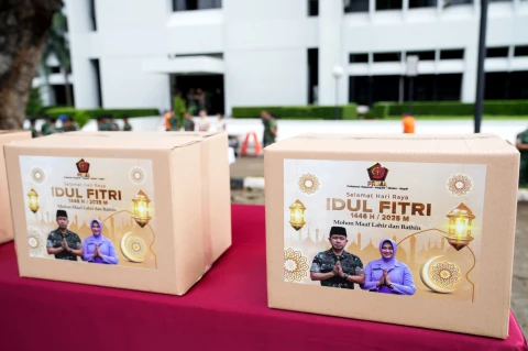 Paket sembako TNI 