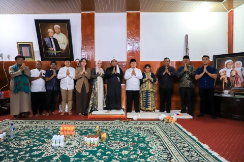 Wali Kota Wesly Silalahi dan Ny Liswati Halal bi Halal Idul Fitri di Pondok Babussalam Simalungun TGB: Perkuat Toleransi