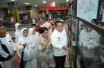 Wali Kota Wesly Silalahi dan Ny Liswati Berbagi Kebahagiaan kepada 103 Anak Yatim Piatu di Ramayana Siantar