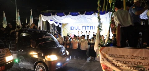 Wujud Toleransi, Wali Kota Wesly Silalahi dan Forkopimda Siantar Lepas Pawai Takbir Keliling sambut Hari Raya Idul Fitri 1447H