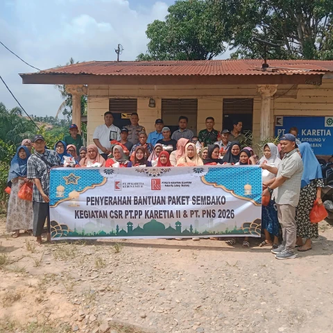 Ratusan Paket Sembako dari PT KARETIA II dan PT PNS Disalurkan kepada Masyarakat Besitang