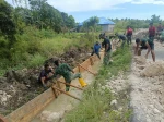 Satgas TMMD Ke-127 Kodim 1514/Morotai Laksanakan Pemasangan Mal dan Pengecoran Drainase