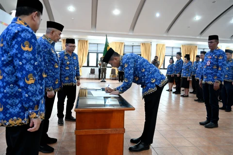 Pj Sekdaprov Sumut Kukuhkan Pengurus Korpri Karo 2025&ndash;2030