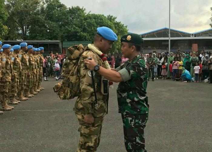 Pemberangkatan Satgas Yonkomposit TNI Konga XXXV-D United Nations Mission In Darfur, Minggu (22/4/2018). 