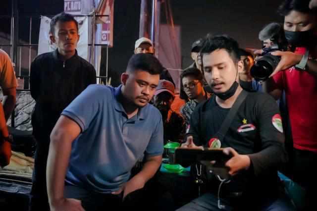Wali Kota Medan bersama warga 