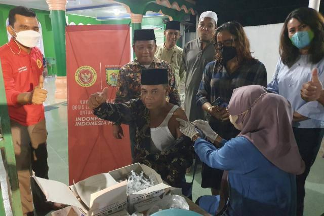 BIN Daerah Sumut - Pemkab Sergai Gelar Vaksinasi di Masjid Jami Al Mukhlisin Tebing Syahbandar