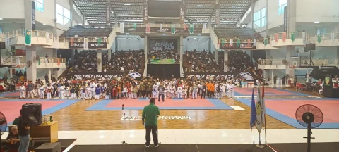 Kejuaraan karate terbuka dan festival di Gedung Serbaguna Universitas Medan (UNIMED)