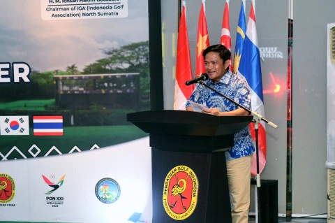 Hassanudin menghadiri Jamuan Makan Malam 2nd North Sumatera Amateur Open (NSAO) 2024 yang diselenggarakan oleh Persatuan Golf Indonesia Sumut di Bross Cafe Lanud Driving Range Polonia, Jalan Perhubungan Udara, Medan, Senin Malam (22/4/2024). 