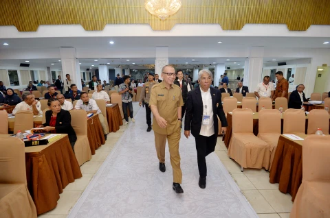 Pj Sekretaris Daerah Provinsi Sumatera Utara (Sumut) Effendy Pohan mewakili Gubernur Sumut membuka secara resmi Musyawarah Olahraga Provinsi (Musorprov) KONI Sumut di Ballroom Hotel Danau Toba International Jalan Imam Bonjol Kota Medan, Selasa (15/4).