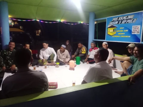 Dukung Strategi Blue Community Policing Kapolda Sumut, Polres Sergai Ajak Warga Jaga Kamtibmas di Pos Kamling Dusun V