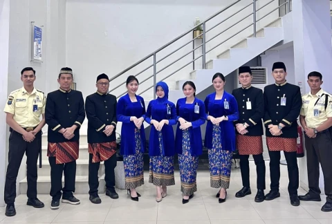 Karyawan BRI Cabang Stabat Dalam Rangka Menyambut Hari Kartini