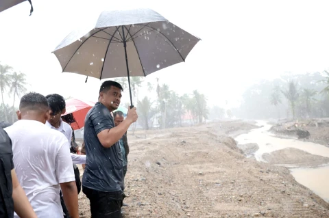 Kinerja Pejabat Daerah Lambat, Ketegasan Bobby Jadi Solusi di Situasi Kritis