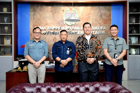 Erwin Hotmansah  Harahap menerima kunjungan Kepala Kantor perwakilan Lembaga Penjamin Simpanan (LPS) I Medan, Jimmy Ardianto di Ruang Kerja, Kantor Dinas Kominfo Sumut, Jalan H.M. Said Medan, Jumat (17/4/2026).