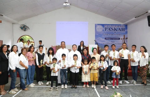 Wali Kota Wesly Silalahi dan Ketua PKK Siantar Ny Liswati Rayakan Paskah di GPIB Maranatha: Damai, Sukacita, Membawa Pengharapan